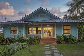 Gorgeous Renovated 1937 Plantation Style Beach House 50 Steps To The C