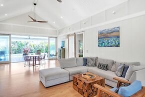 Gorgeous Renovated 1937 Plantation Style Beach House 50 Steps To The C