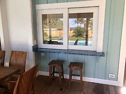 Gorgeous Renovated 1937 Plantation Style Beach House 50 Steps To The C