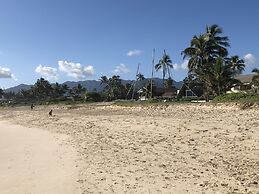 Gorgeous Renovated 1937 Plantation Style Beach House 50 Steps To The C