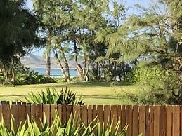 Gorgeous Renovated 1937 Plantation Style Beach House 50 Steps To The C