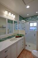 Gorgeous Renovated 1937 Plantation Style Beach House 50 Steps To The C