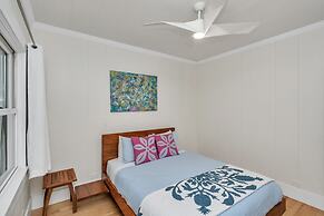 Gorgeous Renovated 1937 Plantation Style Beach House 50 Steps To The C