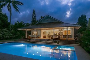 Gorgeous Renovated 1937 Plantation Style Beach House 50 Steps To The C