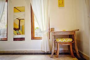 Kirana Homestay - Sunshine Bungalow