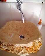 Kirana Homestay - Sunshine Bungalow