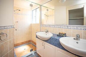 9 Starview Apartments