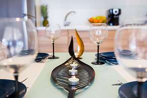 Immaculate 2-bed Home 5 Mins Walk to the Beach!