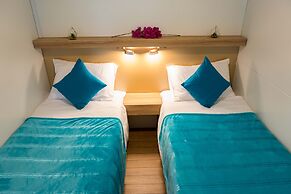 Immaculate 2-bed Home 5 Mins Walk to the Beach!