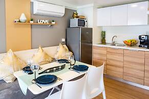 Immaculate 2-bed Home 5 Mins Walk to the Beach!