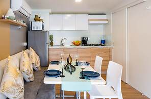 Immaculate 2-bed Home 5 Mins Walk to the Beach!