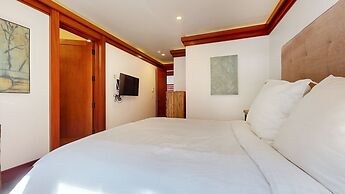 Obsidian 7 Deluxe 5000 sq ft House, Private Jacuzzi and Movie Theater,