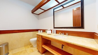 Obsidian 7 Deluxe 5000 sq ft House, Private Jacuzzi and Movie Theater,