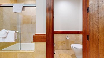 Obsidian 7 Deluxe 5000 sq ft House, Private Jacuzzi and Movie Theater,