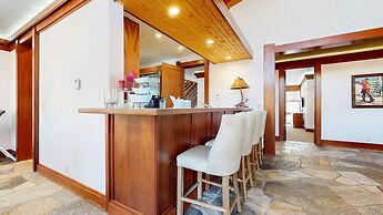 Obsidian 7 Deluxe 5000 sq ft House, Private Jacuzzi and Movie Theater,