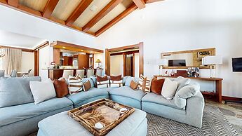 Obsidian 7 Deluxe 5000 sq ft House, Private Jacuzzi and Movie Theater,