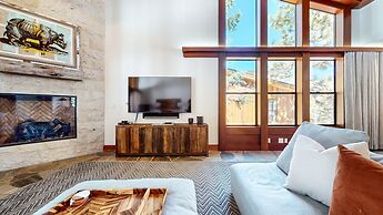 Obsidian 7 Deluxe 5000 sq ft House, Private Jacuzzi and Movie Theater,