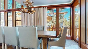 Obsidian 7 Deluxe 5000 sq ft House, Private Jacuzzi and Movie Theater,