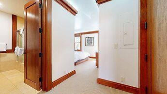 Obsidian 7 Deluxe 5000 sq ft House, Private Jacuzzi and Movie Theater,