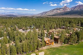 Obsidian 7 Deluxe 5000 sq ft House, Private Jacuzzi and Movie Theater,