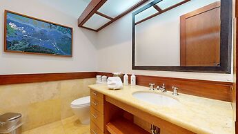 Obsidian 7 Deluxe 5000 sq ft House, Private Jacuzzi and Movie Theater,