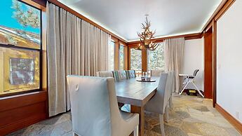 Obsidian 7 Deluxe 5000 sq ft House, Private Jacuzzi and Movie Theater,