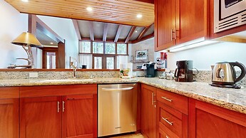 Obsidian 7 Deluxe 5000 sq ft House, Private Jacuzzi and Movie Theater,