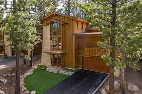 Obsidian 7 Deluxe 5000 sq ft House, Private Jacuzzi and Movie Theater,