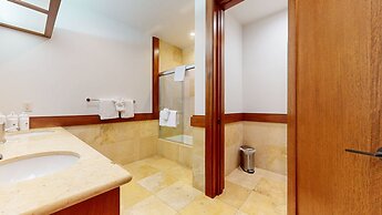 Obsidian 7 Deluxe 5000 sq ft House, Private Jacuzzi and Movie Theater,