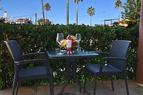 Odos Oneiron Tavronitis Bay