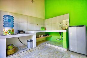 Kirana Homestay - Leaf Bungalow