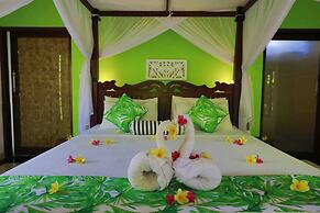 Kirana Homestay - Leaf Bungalow