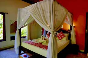 Kirana Homestay - Dusk Bungalow