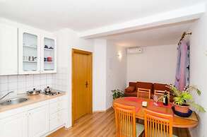 Apartments Ereš Žuronja