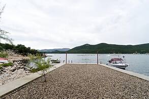 Apartments Ereš Žuronja