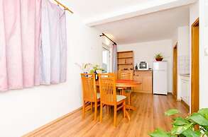 Apartments Ereš Žuronja