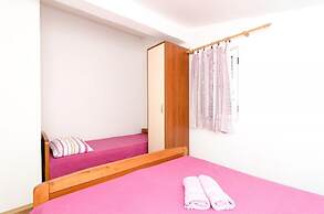 Apartments Ereš Žuronja