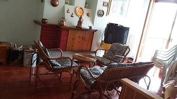 Charming Apartment in Moggio on the Snow