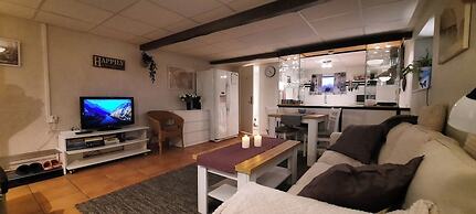 Tollarp - Barn - Sleeps 3 - Pet Friendly - Parking