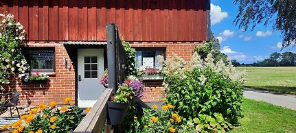 Tollarp - Barn - Sleeps 3 - Pet Friendly - Parking