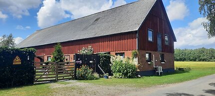 Tollarp - Barn - Sleeps 3 - Pet Friendly - Parking