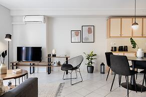 Ideal 1 BR Apartment in Petralona