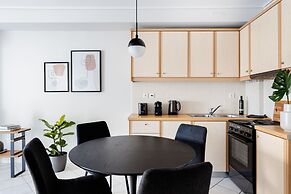 Ideal 1 BR Apartment in Petralona