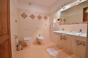 Lovely 5-bed Villa in Buzet