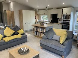 Clouded Yellow - Beautiful Modern Lodge, Kippford