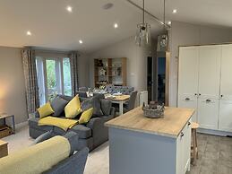 Clouded Yellow - Beautiful Modern Lodge, Kippford