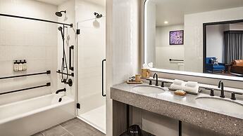 The Rally Hotel at McGregor Square