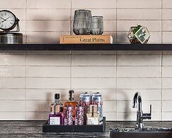 The Rally Hotel at McGregor Square