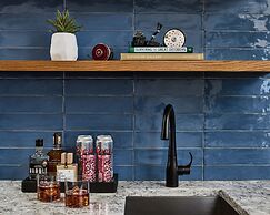 The Rally Hotel at McGregor Square