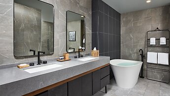 The Rally Hotel at McGregor Square